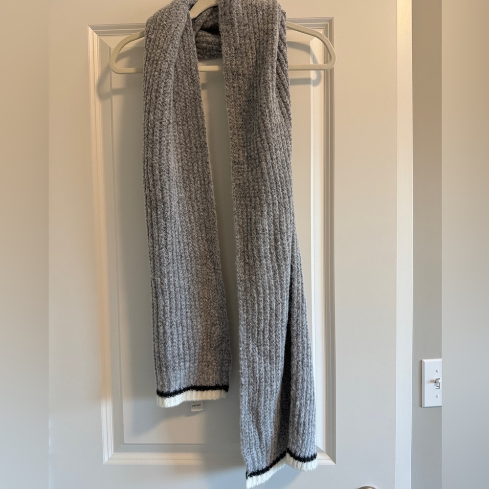 NWT Gray Knit Scarf with Black and White Trim